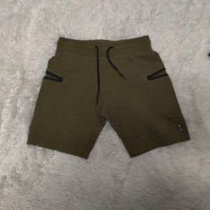 Men olive green shorts asrv sz L